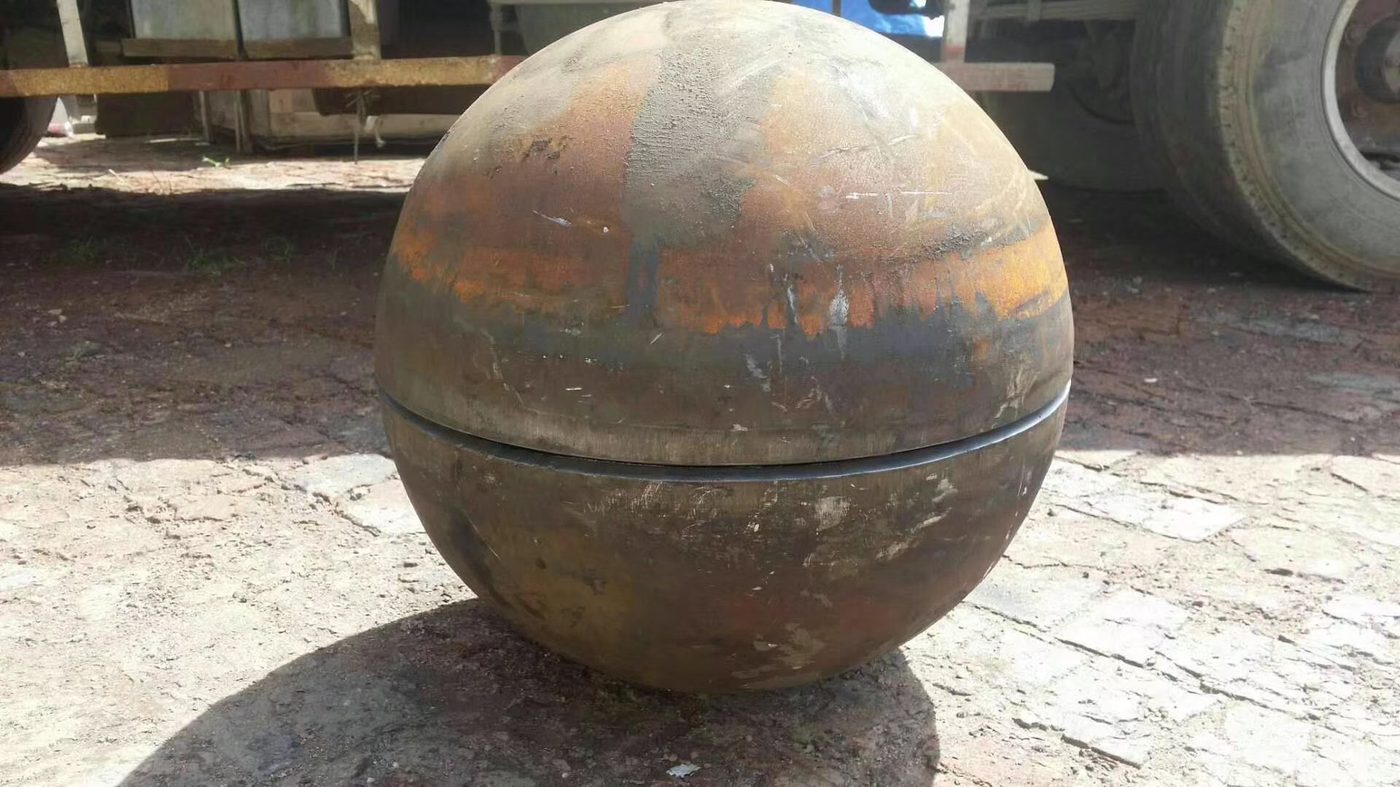 Hemispherical vessel head after forming with weld seam and edge preparation