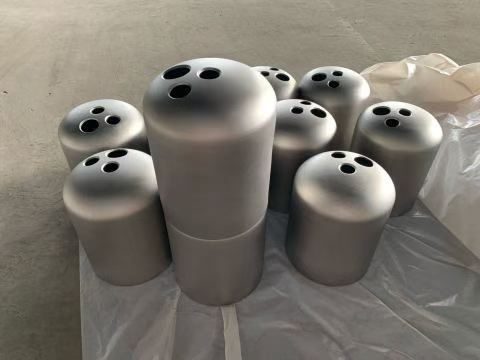 Large vessel heads with openings and straight flange edges